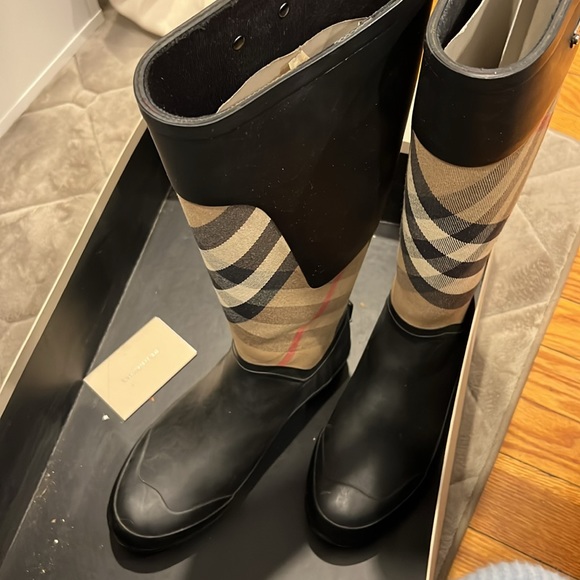 Burberry Rain Boots - Picture 3 of 8